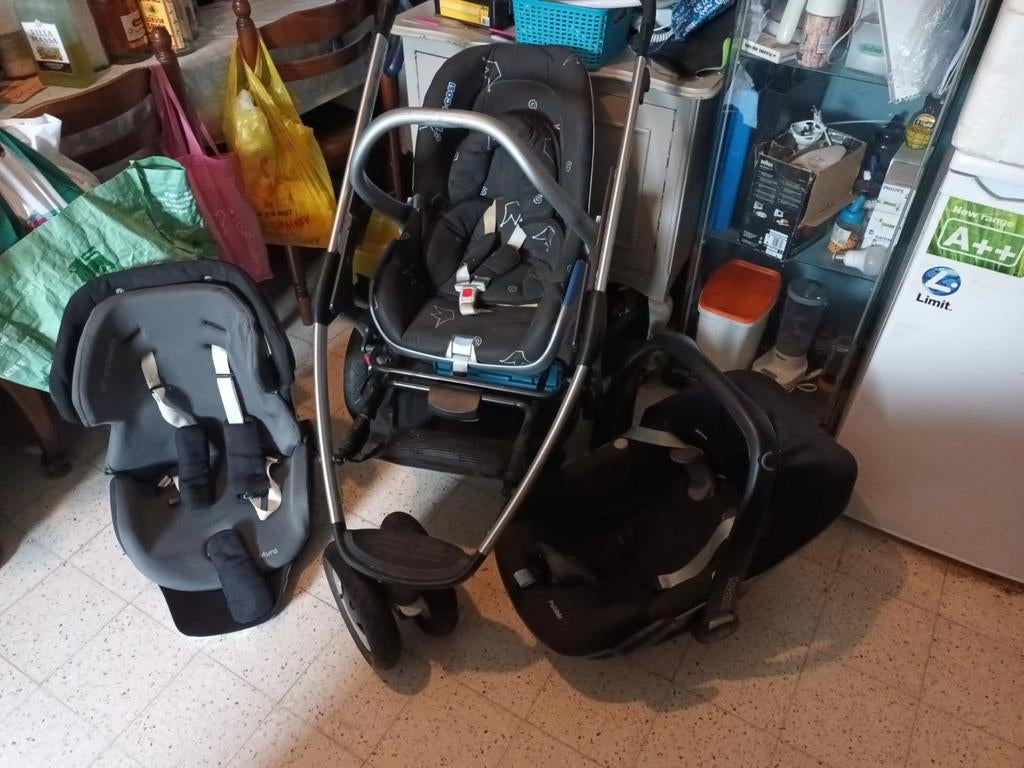 Te koop 1 buggy en2 maxiecosie, Fietsen en Brommers, Ophalen