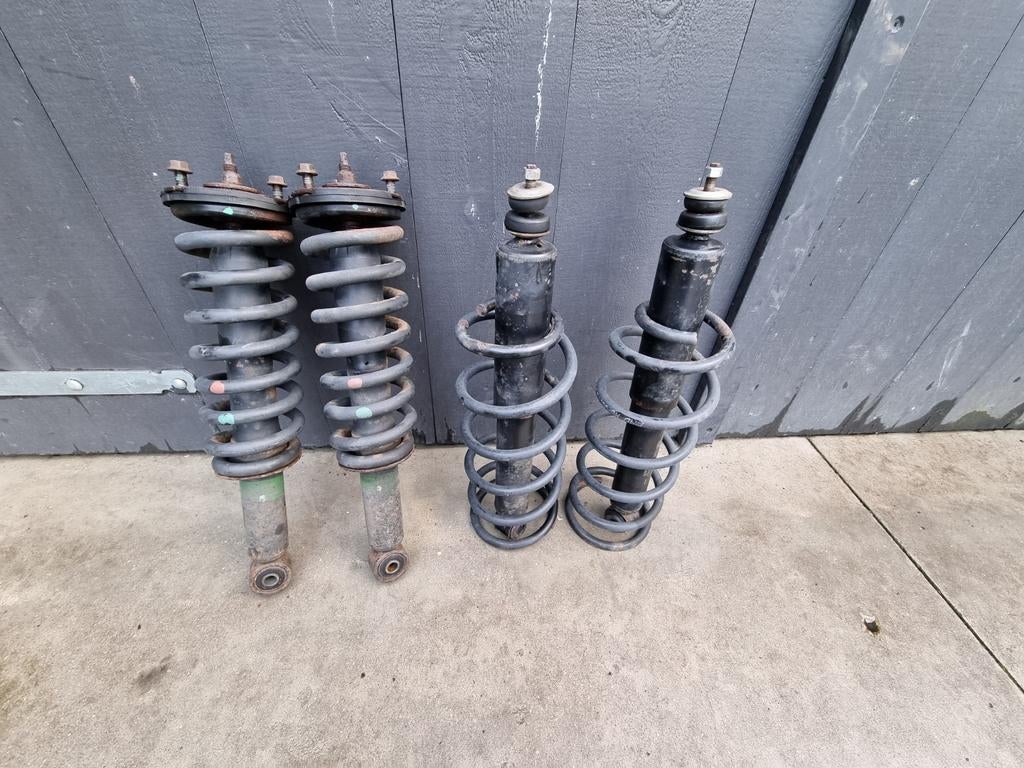 Setje spiraal veren landcruiser 90 serie, Auto-onderdelen, Ophalen