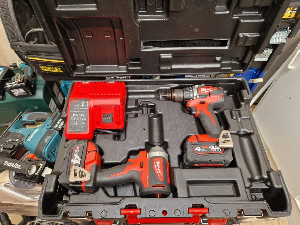 M18 BPP2C-402C - Pack 2 produits 18V composé de : M18 BPD-0, Bricolage & Construction, Enlèvement, Comme neuf