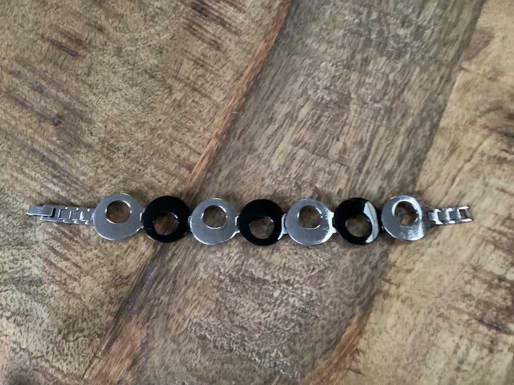 Armband Twice as nice, Handtassen en Accessoires, Ophalen of Verzenden, Gebruikt, Zwart, Staal