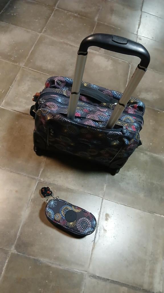 Cartable kipling, Enlèvement, Roulettes