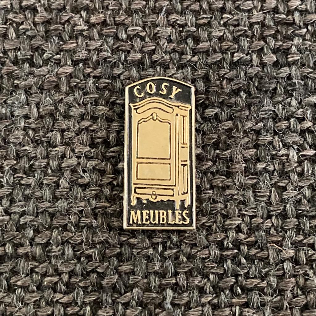 PIN - COSY MEUBLES, Envoi, Utilisé, Autres sujets/thèmes, Insigne ou Pin's