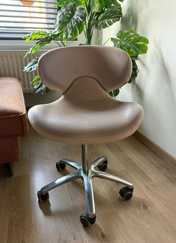 Kruk van Abstract, Ophalen, Gebruikt, Beige, Bureaukruk
