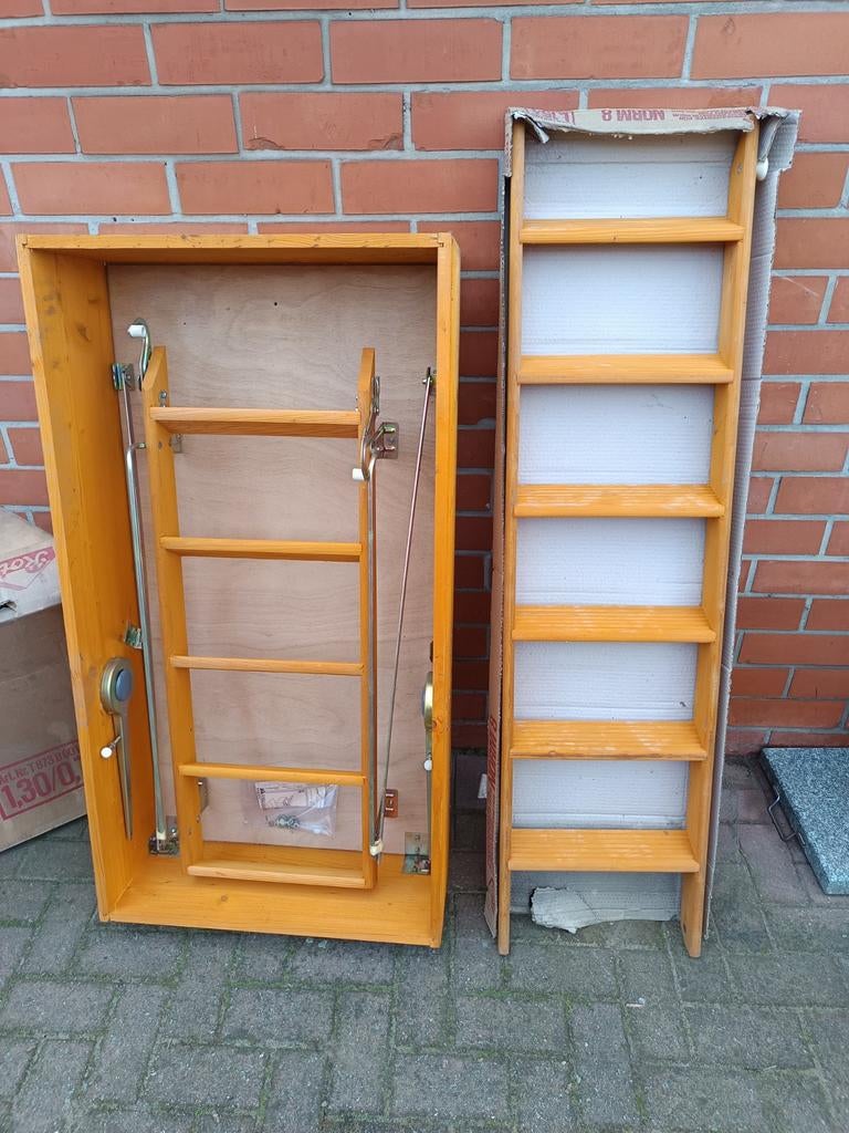 Nieuwe Zoldertrap  Roto 130x70, Doe-het-zelf en Bouw, Ophalen