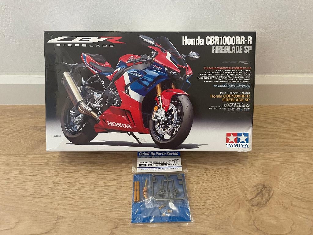 Tamiya Honda CBR 1000RR-R (#14138) + Detail-up voorvork, Ophalen of Verzenden, Zo goed als nieuw, Tamiya, Groter dan 1:32
