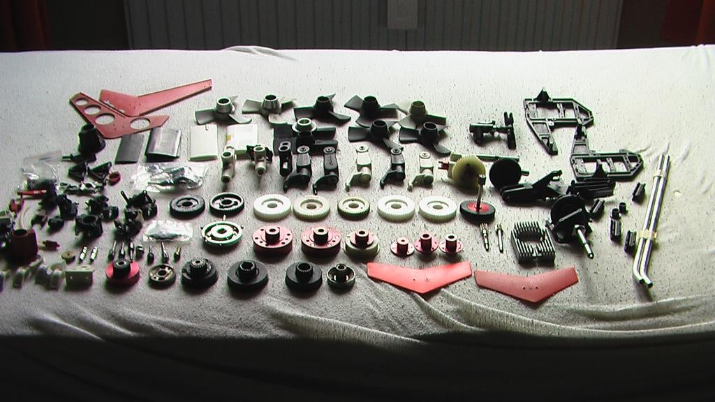 Diversen helikopter onderdelen voor Oldes type., Enlèvement ou Envoi, Comme neuf, Autres types, Hélicoptère