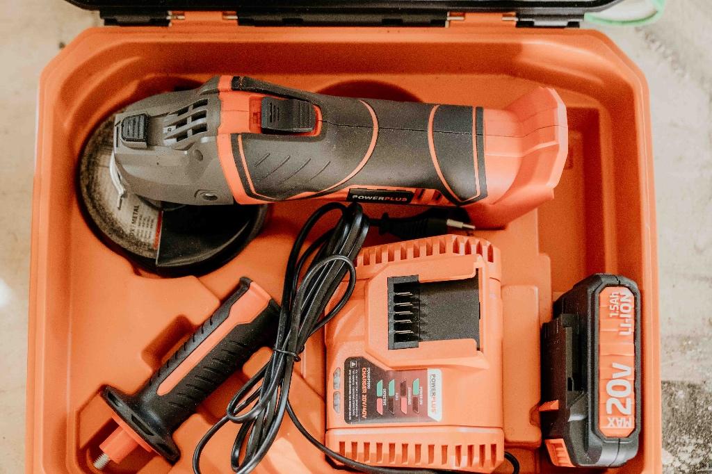 Powerplus haakse slijper, Doe-het-zelf en Bouw, Ophalen, Gebruikt, Haakse handslijpmachine