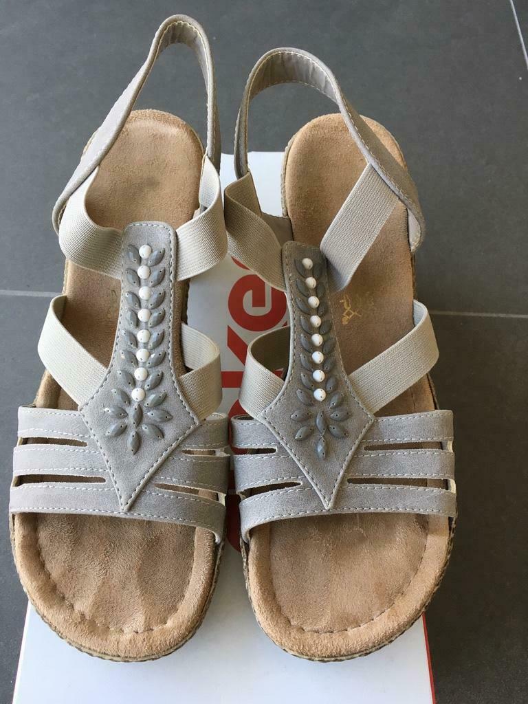 Beige sandalen Rieker, Beige, Zo goed als nieuw, Sandalen of Muiltjes, Ophalen of Verzenden