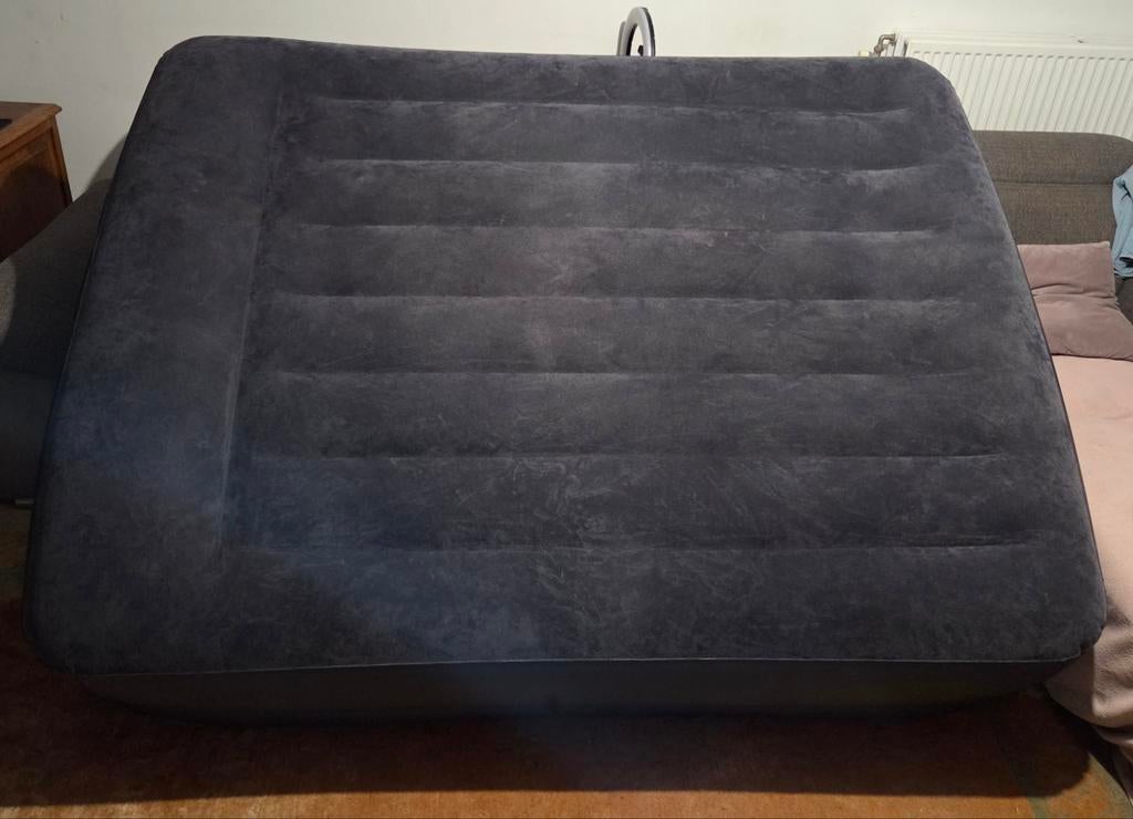Intex matras elektrisch op te blazen voor 2 personen, Caravanes & Camping, Matelas pneumatiques, Enlèvement, Pompe intégrée, Comme neuf