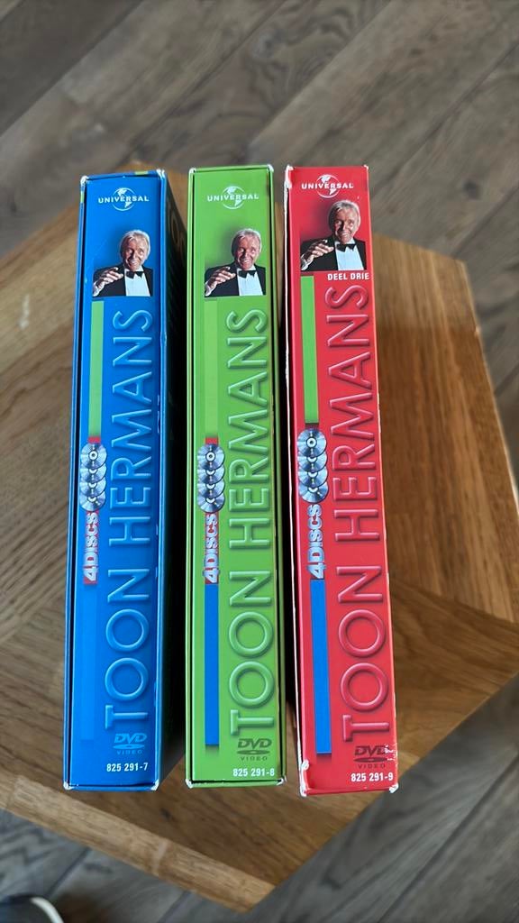 Drie DVD boxen Toon Hermans: one man shows 1/2/3 12 dvd's, Alle leeftijden, Ophalen of Verzenden, Zo goed als nieuw, Stand-up of Theatershow