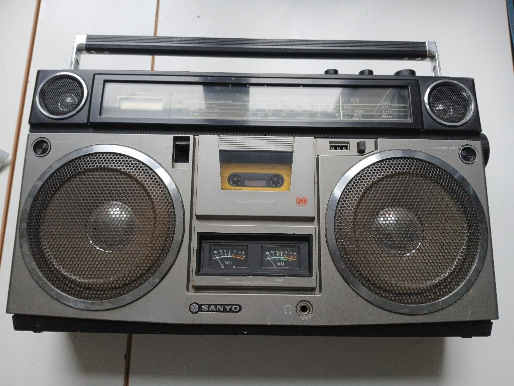 vintage radio sanyo m9990, Ophalen of Verzenden, Gebruikt, Transistorradio
