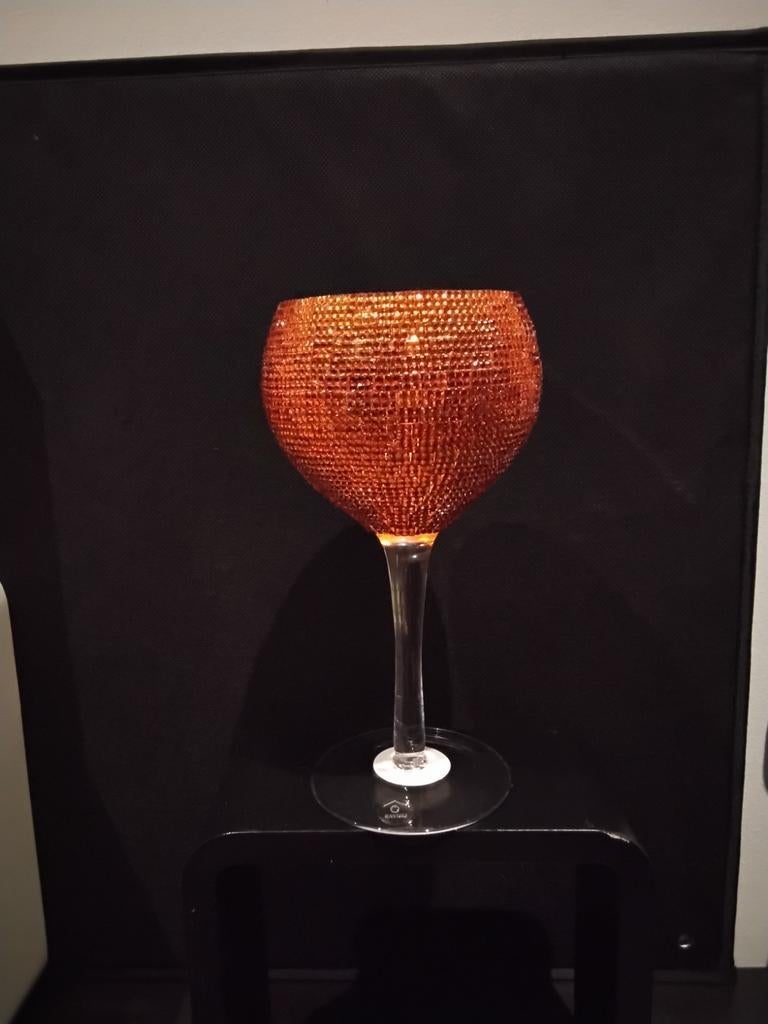 Grand verre sur socle avec strass cuivrés | Raveli, Maison & Meubles, Accessoires pour la Maison | Vases, Comme neuf, Enlèvement ou Envoi