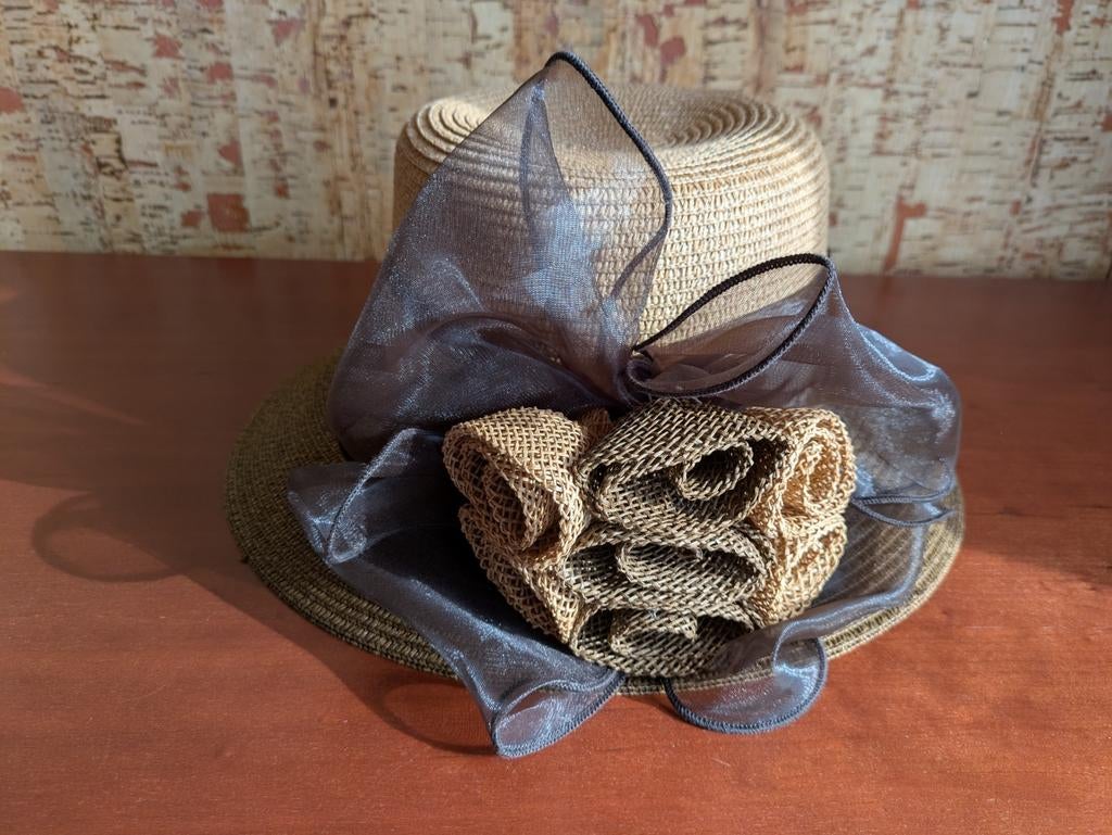 Superbe chapeau d'été pour la communion ou la suite, Enlèvement ou Envoi, Comme neuf