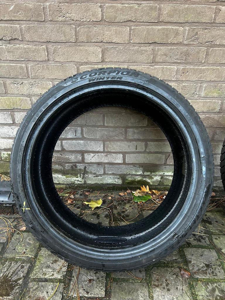 275/35 R22 2x Pirelli Scorpion winter, Ophalen, 275 mm, Nieuw, Overige maten