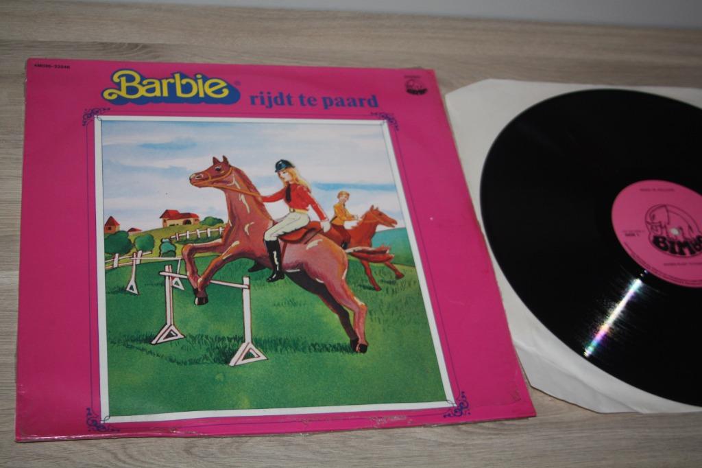 Barbie rijdt te paard , langspeelplaat , zeer mooie staat, Cd's en Dvd's, Vinyl | Kinderen en Jeugd, Gebruikt, Verhaal of Sprookje