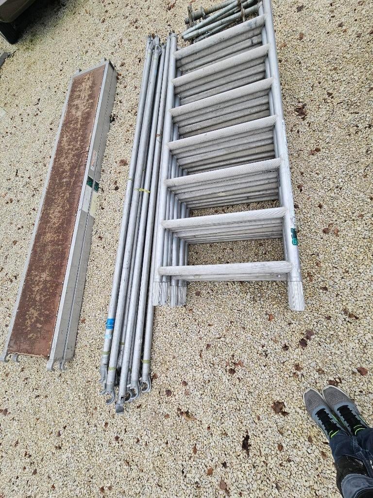 Echafaudage alu, Enlèvement, Utilisé, Échafaudage de façade, 5 mètres de hauteur ou plus