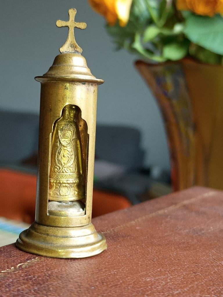 Antiek zakaltaar met miniatuurbeeld van Onze-Lieve-Vrouw van, Antiek en Kunst, Antiek | Religieuze voorwerpen, Ophalen of Verzenden