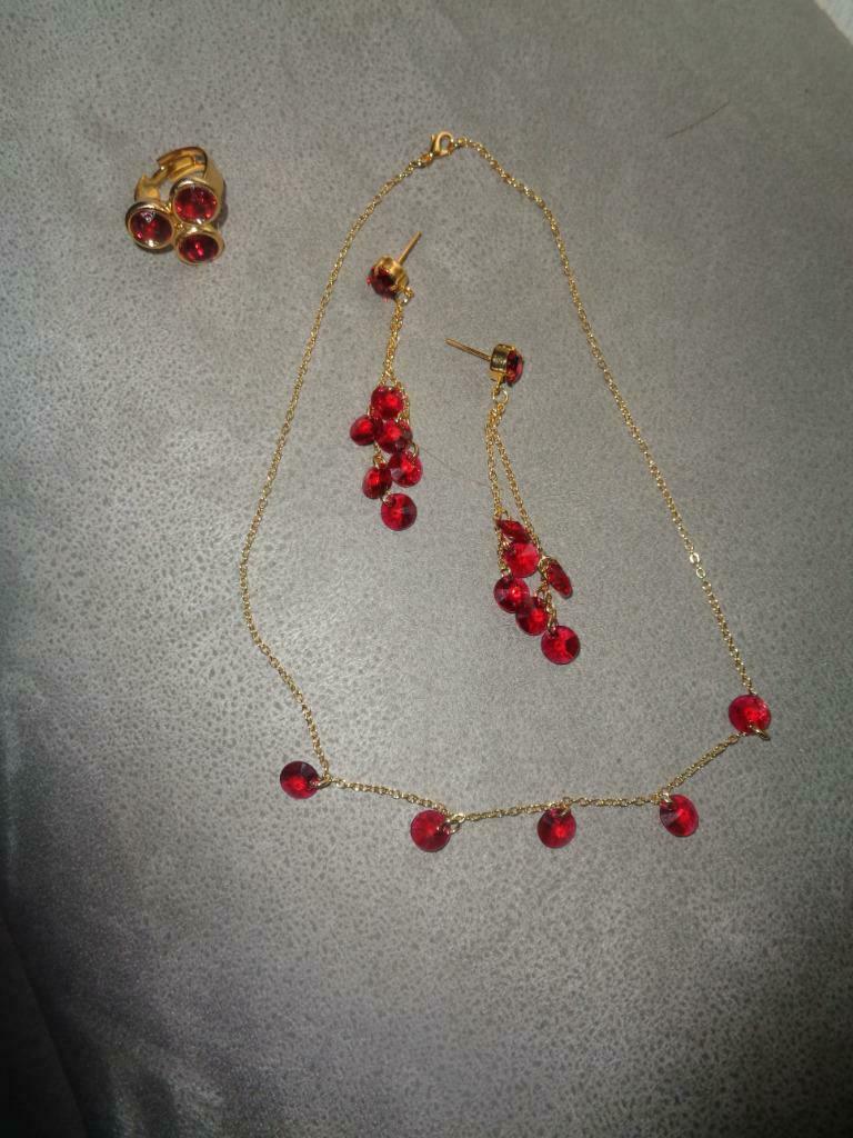 halsketting, en oorbellen met swarovski parels, Ophalen of Verzenden, Nieuw