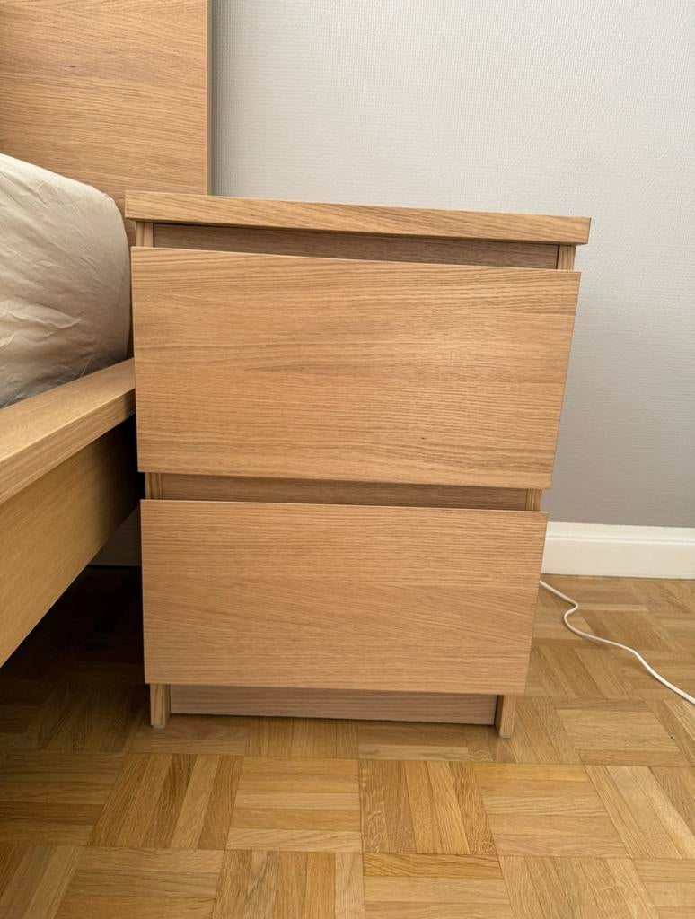 2 tables de nuits MALM IKEA chêne blanchi, Maison & Meubles, 45 à 65 cm, Enlèvement, Utilisé, 55 à 70 cm