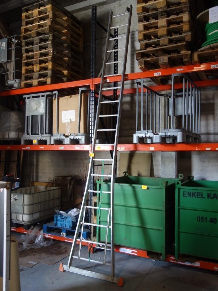 Échelle Eurostairs simple droite 1x18 sports, Bricolage & Construction, Échelles & Escaliers, Comme neuf, Échelle, 4 mètres ou plus