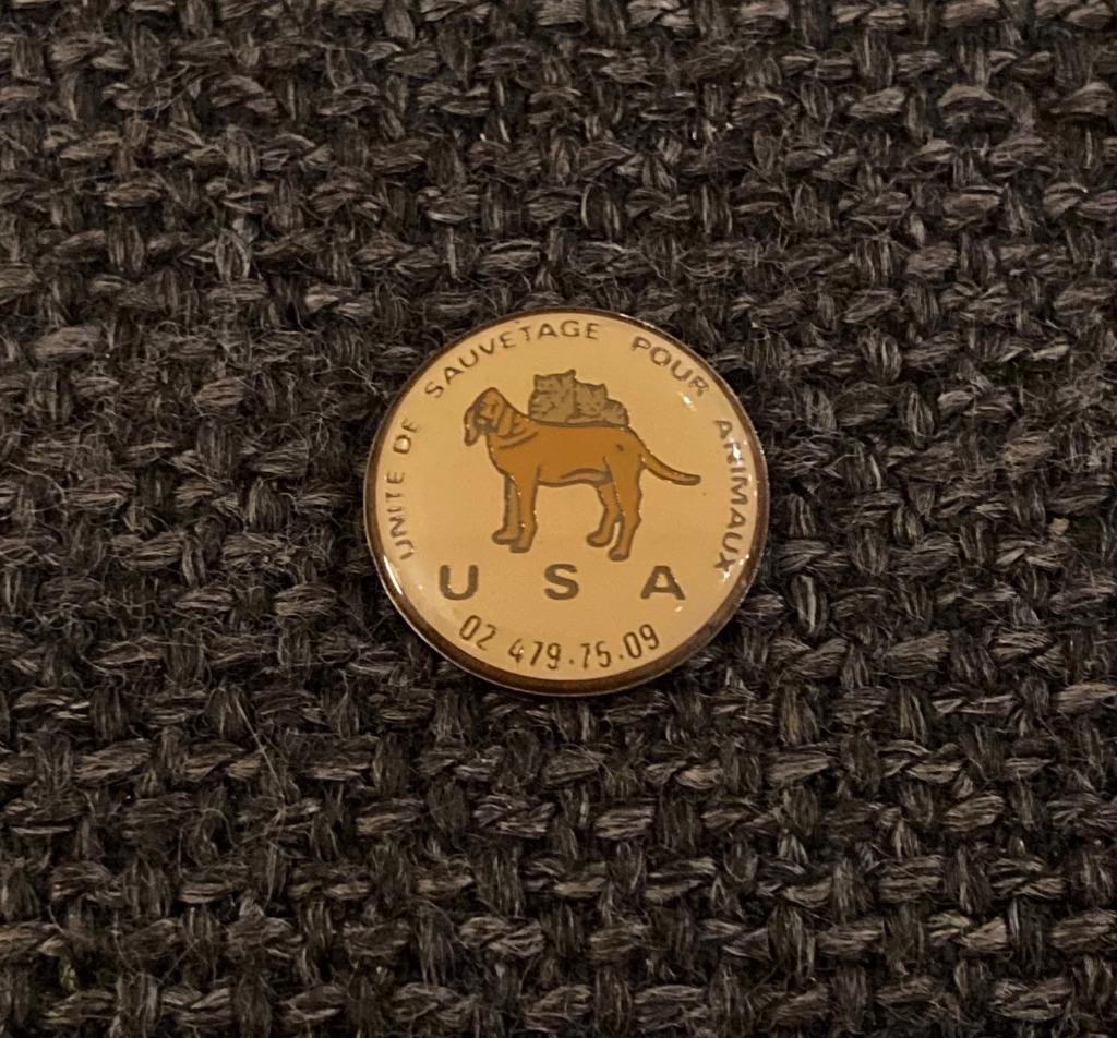 PIN - USA - UNITE DE SAUVETAGE POUR ANIMAUX, Envoi, Utilisé, Animal et Nature, Insigne ou Pin's