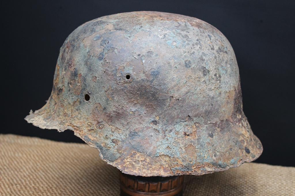WW2 M42 CAMO relic Normandië, Verzamelen, Militaria | Tweede Wereldoorlog, Ophalen of Verzenden, Landmacht, Helm of Baret