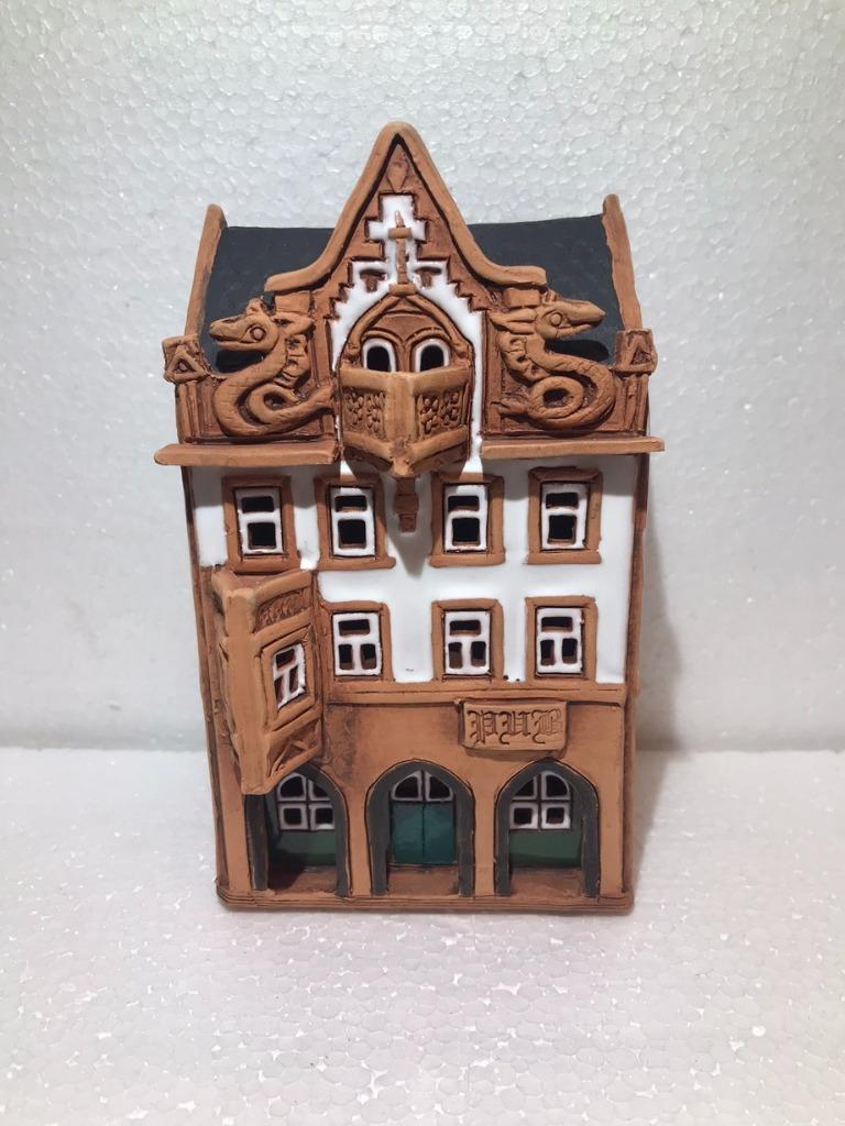 Keramisch kersthuis B87, Diversen, Kerst, Nieuw, Ophalen of Verzenden