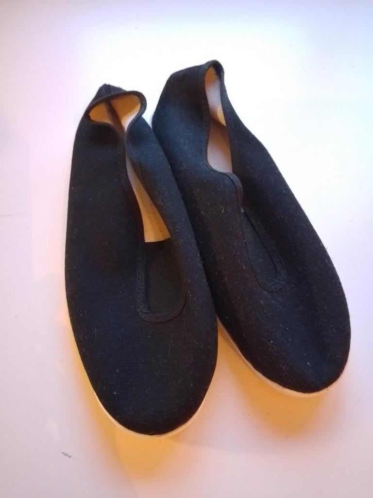 Zwarte gymslippers, maat 38, Domyos, Nieuw, Ophalen of Verzenden, Sportschoenen