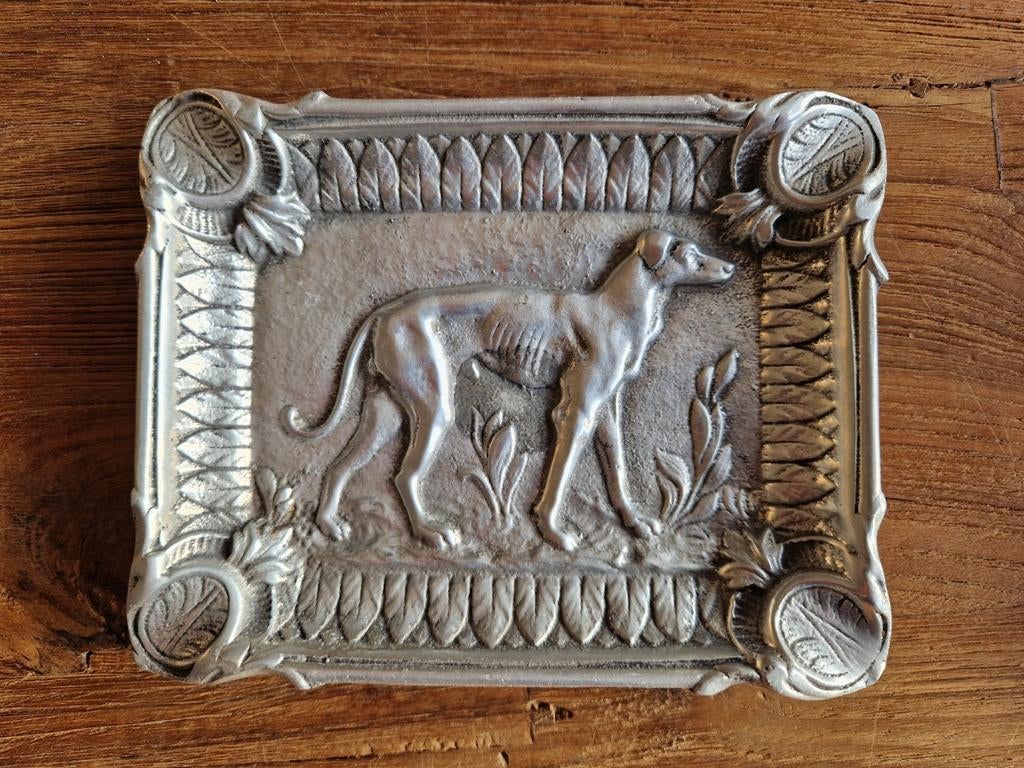 Art deco asbak met windhond uit aluminium, Enlèvement ou Envoi