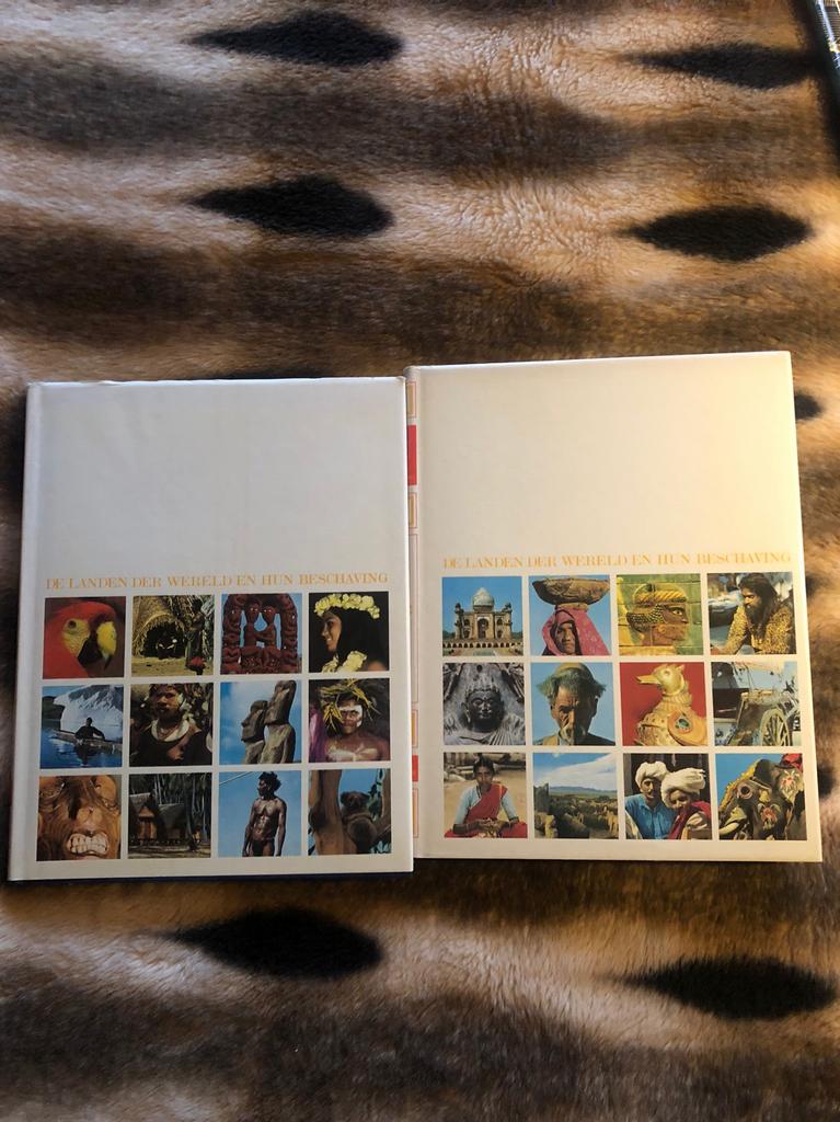 2 Artisboeken: Landen der wereld en hun beschouwing, Boeken, Ophalen of Verzenden, Gelezen