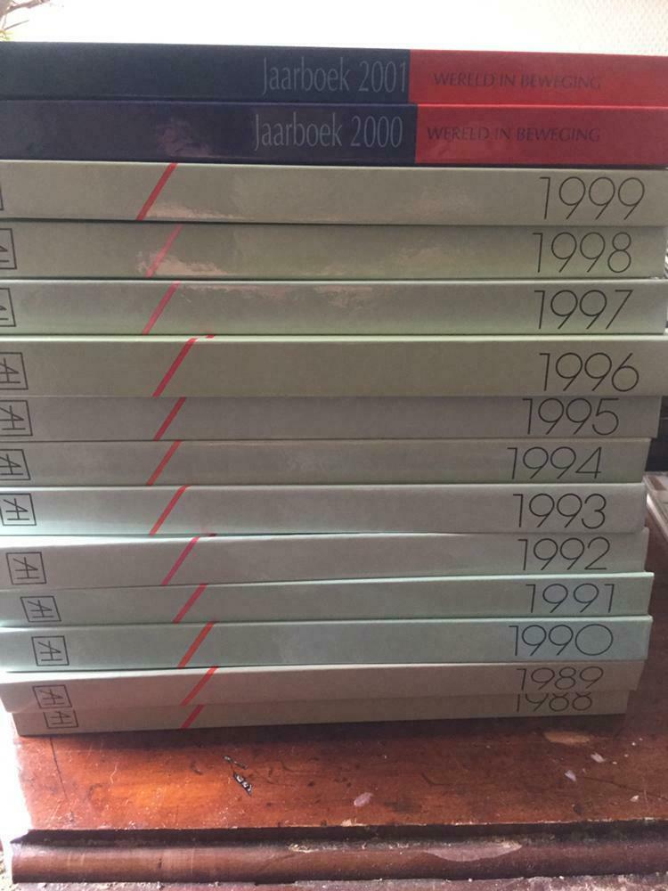 14 jaarboeken ( 1988-2001), Boeken, Ophalen, Zo goed als nieuw