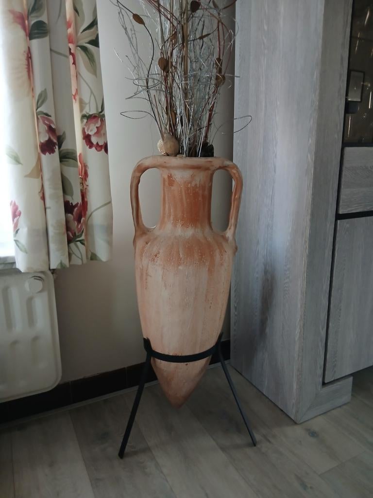 Vase, Enlèvement