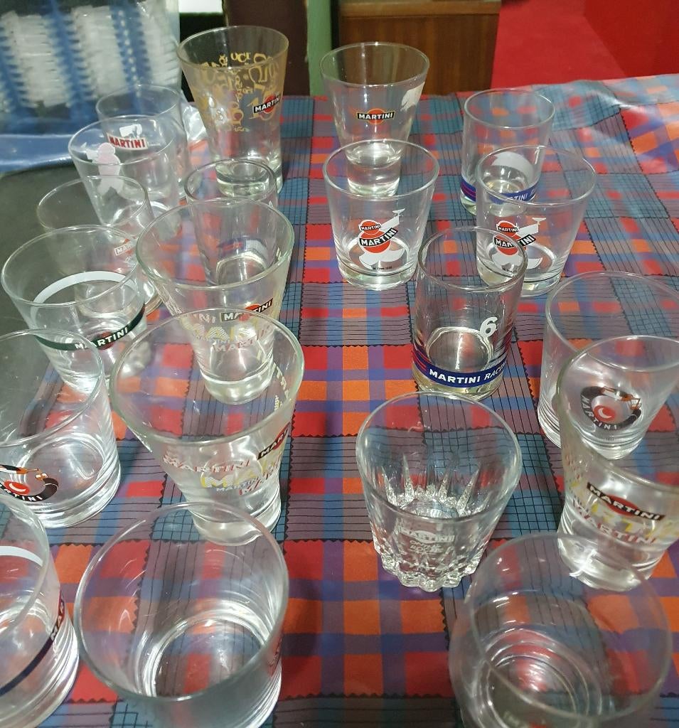 Martini glazen, Verzamelen, Glas en Drinkglazen, Ophalen, Zo goed als nieuw, Overige typen