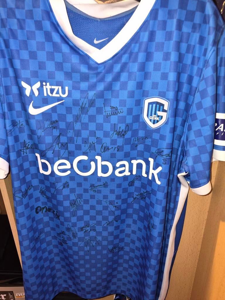 Krc genk truitje met handtekeningen (zeldzaam), Sport en Fitness, Maat XL, Ophalen, Zo goed als nieuw, Shirt