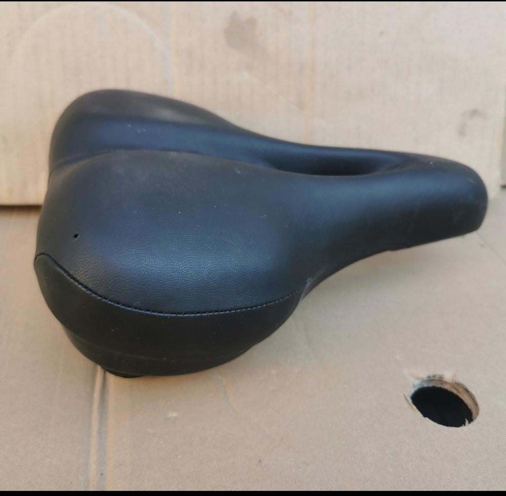 Selle de vélo en bon état général propre costo fonctionne bi, Enlèvement ou Envoi, Comme neuf, Selle
