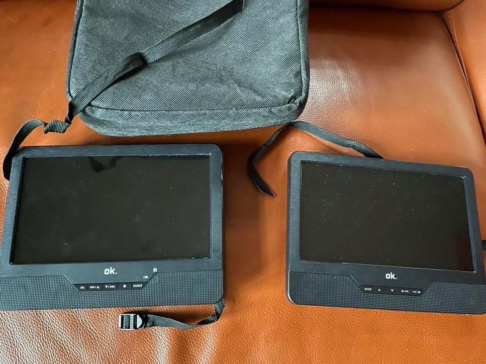2 dvd schermen voor de auto, Ophalen, Zo goed als nieuw
