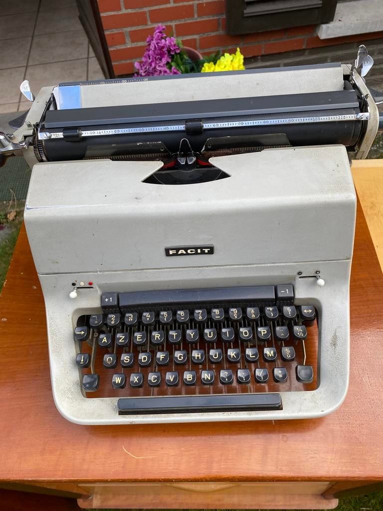 Retro typemachine Facit, Ophalen, Gebruikt