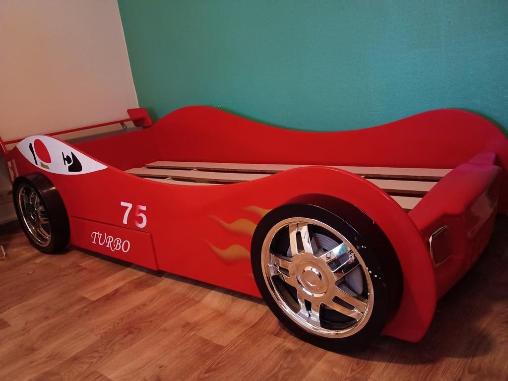 Lit voiture, Enfants & Bébés, Chambre d'enfant | Lits