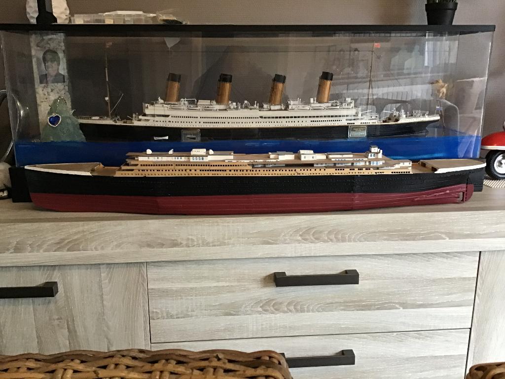 Titanic hachette 1m05 half gebouwd ., Ophalen of Verzenden, Zo goed als nieuw, Film, Beeldje, Replica of Model