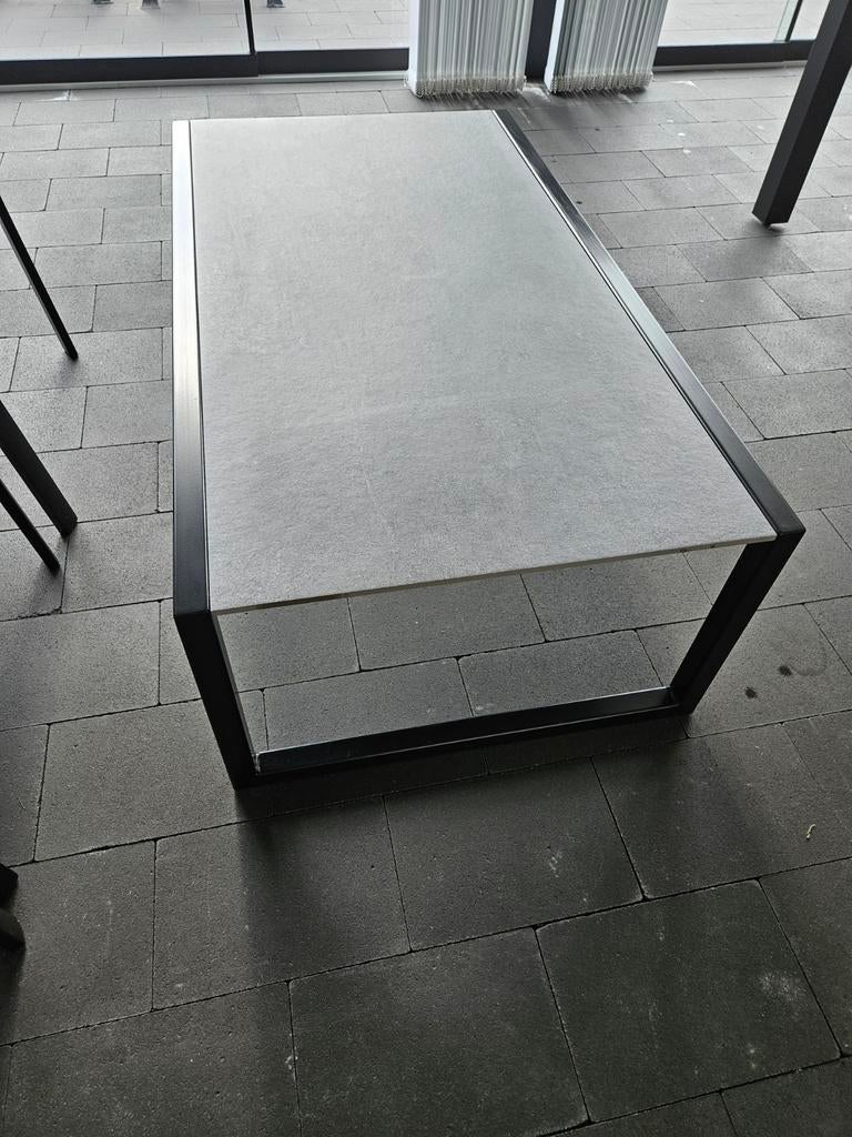 Table basse design noire avec carreaux de céramique., Enlèvement, Comme neuf