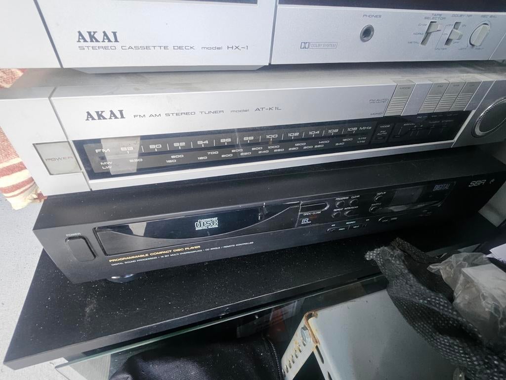 A vendre lecteur cassette Akai Turner Akai et lecteur CD Sbr, Enlèvement