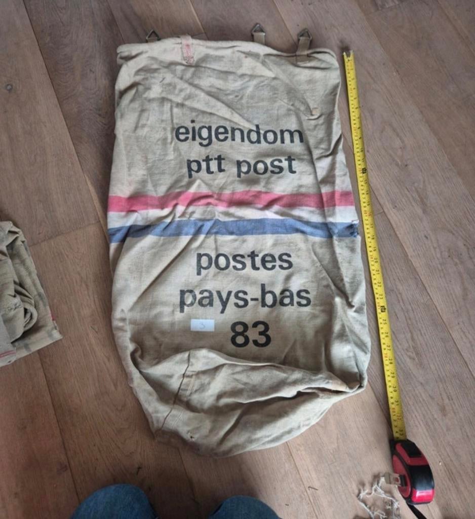 Postzak van vroeger uit Nederland met nummer 83, Ophalen of Verzenden