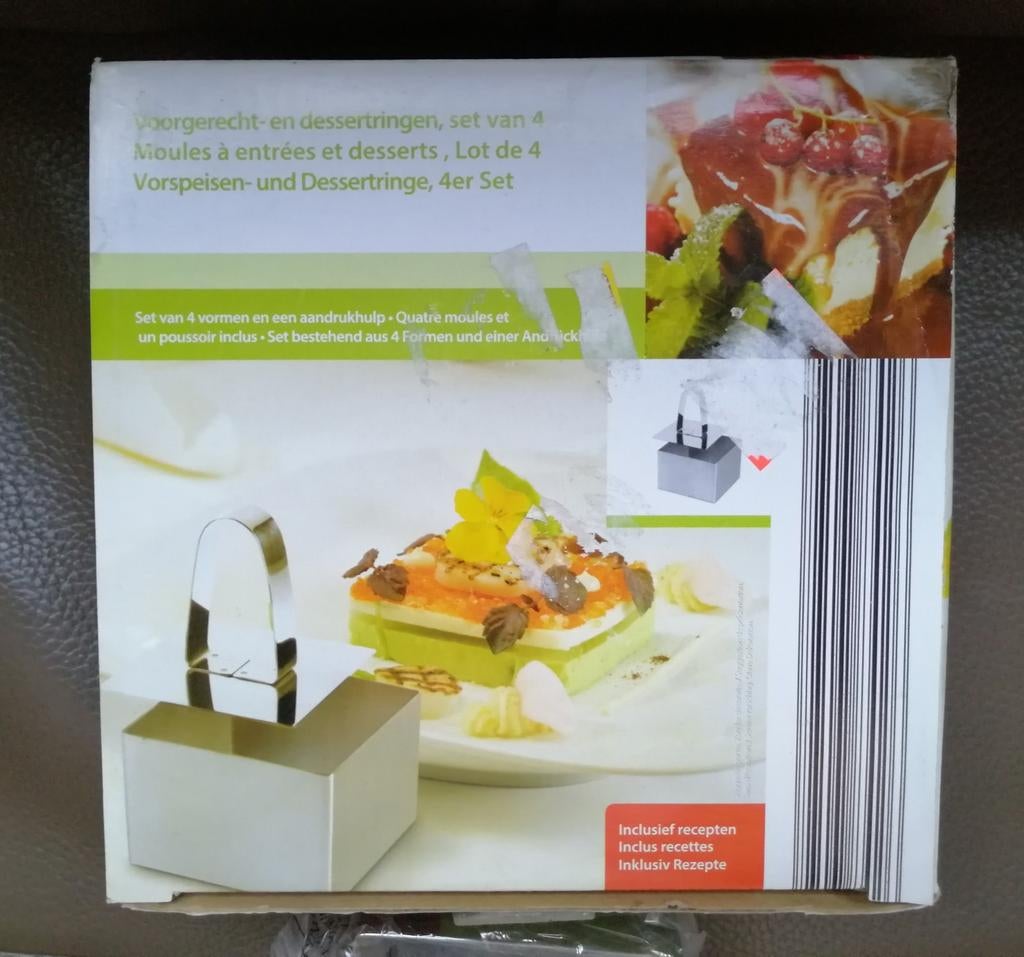 Nieuw: 4 vierkante koekjes uitstekers met pusher, Elektronische apparatuur, Nieuw