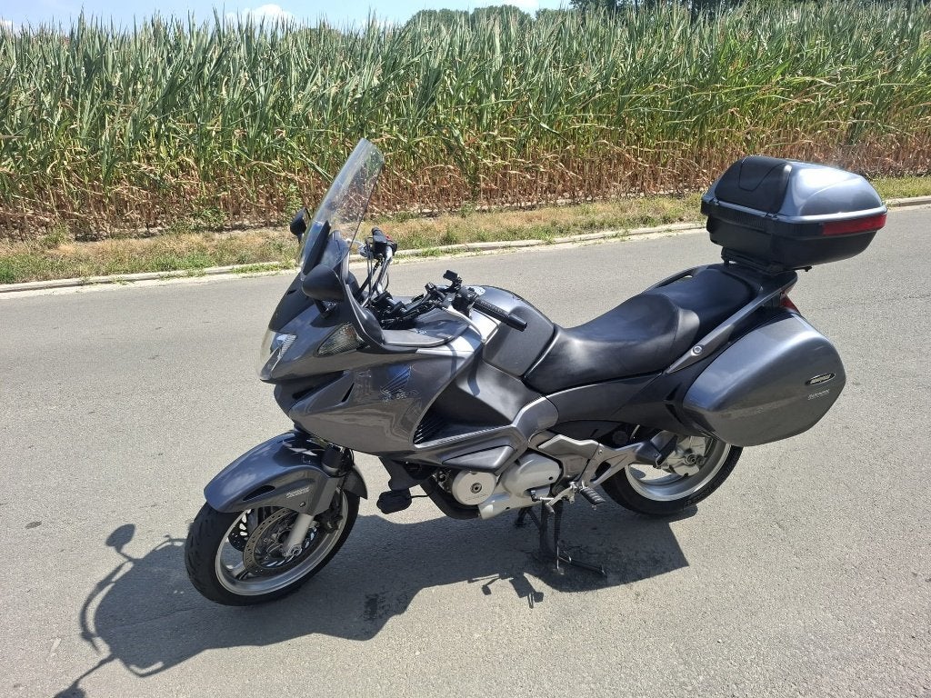 Honda Deauville NT700V ABS – 2006 – 23.000 km - Grijs, Motoren, Motoren | Honda, 2 cilinders, Occasion, Motorrijbewijs A, Cardan-aandrijving