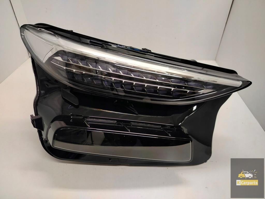 85H.941.040 Audi Q6 E Tron 85H Feu arri re LED complet droit, AUDI AG, Auto-Union-Strasse 1
85045  Ingolstadt, DE, Audi, Utilisé