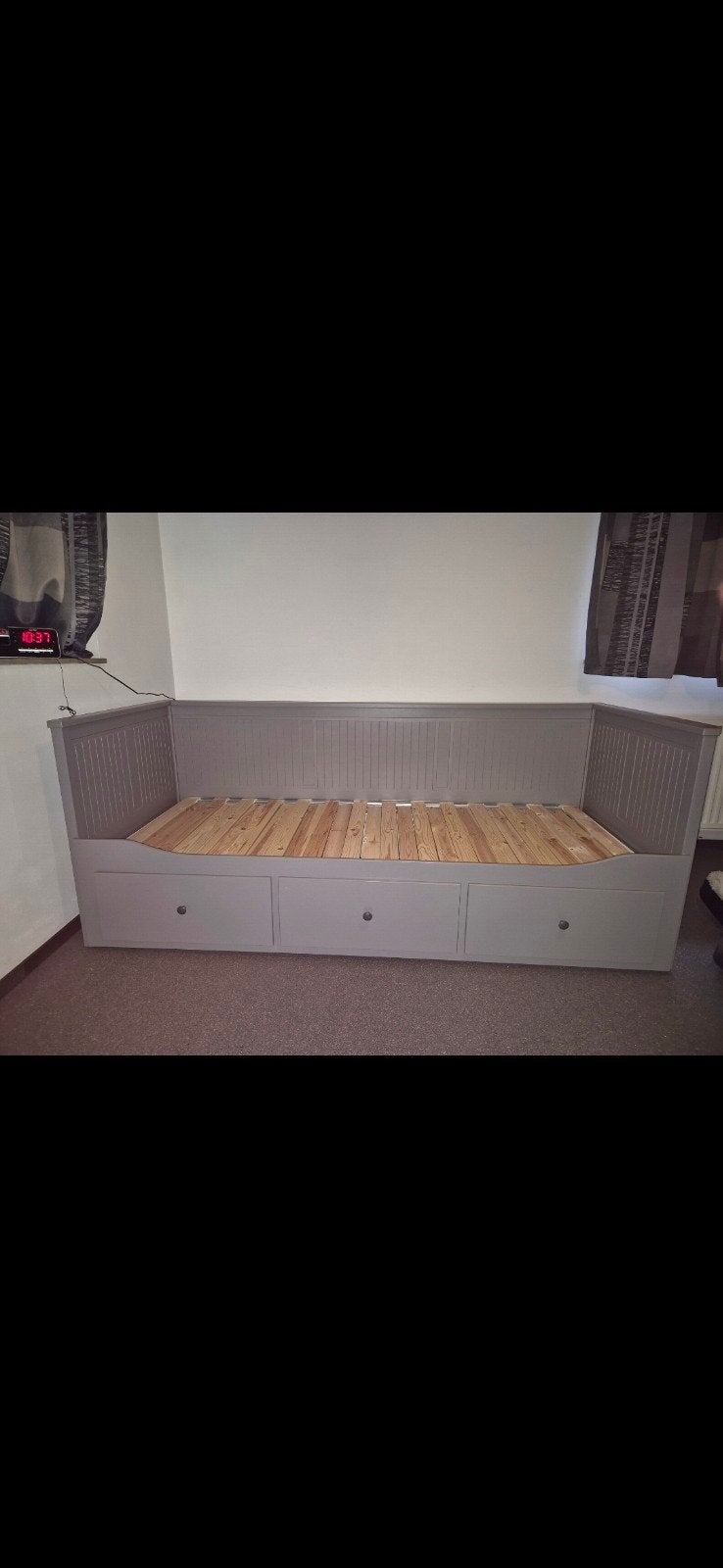 Hondenbed topstaat, Ophalen