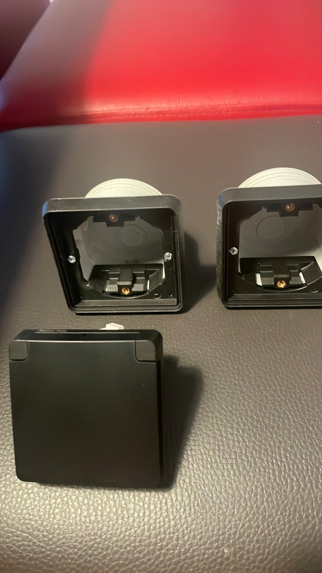 2 inbouw hydro potjes en 1 zwart Hydro stopcontact, Ophalen of Verzenden, Gebruikt, Stopcontact