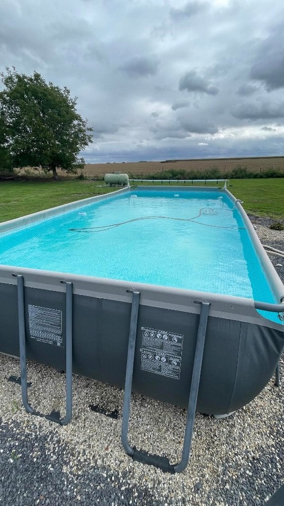 Piscine Intex grise 7,32 m x 3,66 m x 1,32 m + pompe Hayward, 300 cm ou plus, Enlèvement, Utilisé, Rectangulaire