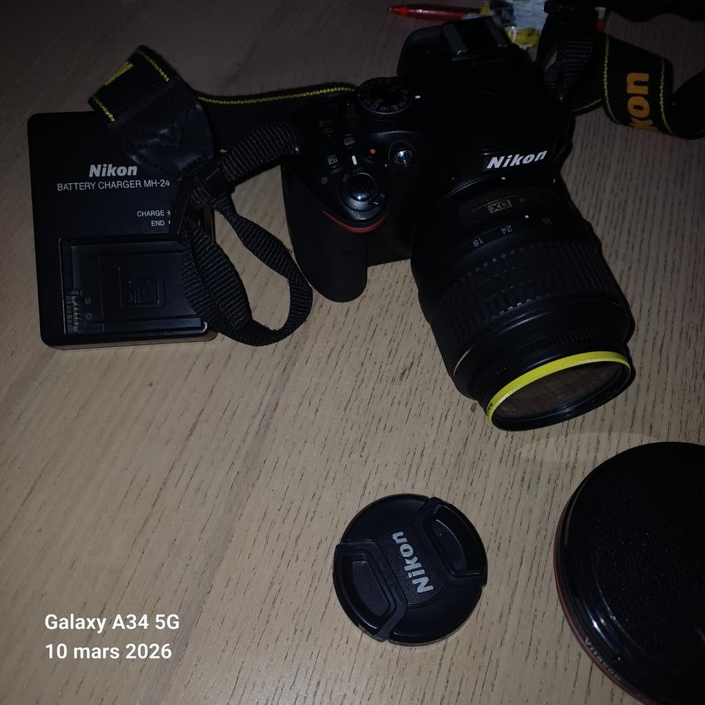 NIKON D5200 + OPLADER+VITACON+HOESJE, Ophalen, Zoom
