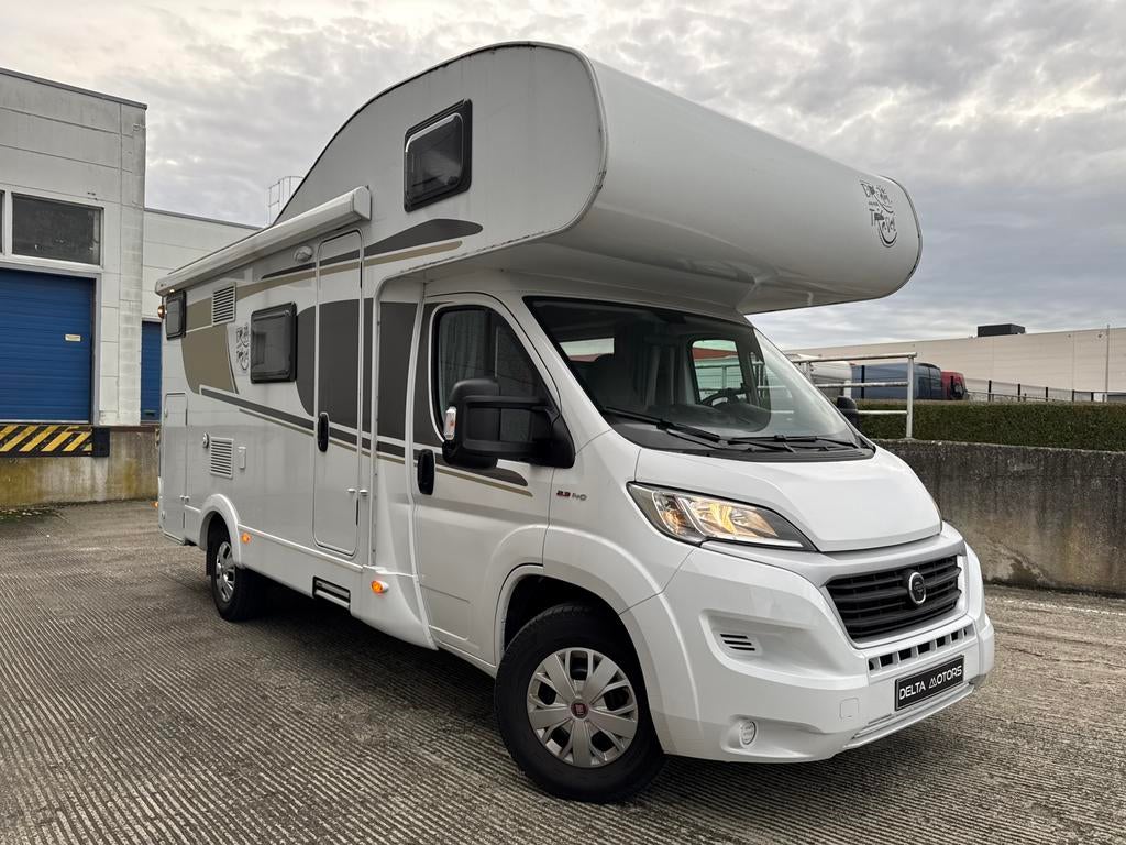 TE HUUR - Recente Mobilhome - 5pl - B-Rijbewijs, Caravans en Kamperen, Mobilhomes, Alkoof, Carado, Boiler, Bedrijf